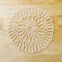 Wunderschöne Weiße Frivolité/Handgefertigt Tatted Kleine Tischdecke Doily Aus Schweden von Ingsvintage