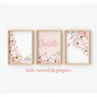 Girls Kinderzimmer Wand Kunst, Rosa Blumen, Personalisierte Name Drucke, Mädchen Blumendekor, Boho Blüten von InkWoodAndPaper