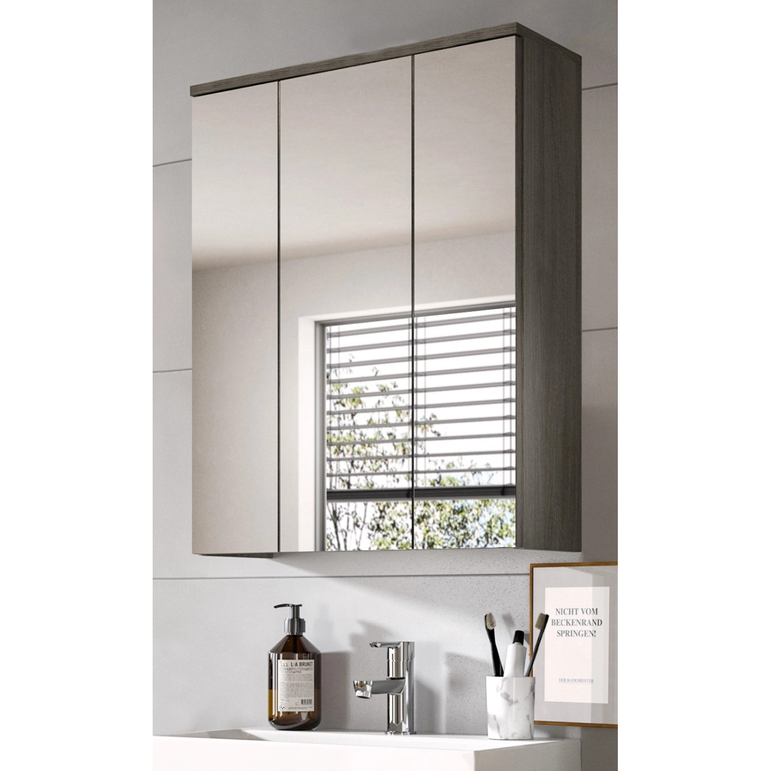 Inn.Furn Spiegelschrank Badezimmer Rauchsilber Grau 60 cm 3-türig Bailey Inn.Furn Spiegelschrank Badezimmer Rauchsilber Grau 60 cm 3-türig Bailey von Inn.Furn