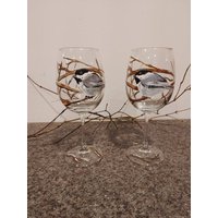 Winter Weingläser, Chickadee Weinglas, Schneevogel von InnerventiveByKaren