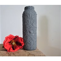 Handgemachte Upcycling Vase in Asphaltoptik | Nachhaltige Dekovase Anthrazit Moderne Deko Für Regal & Wohnzimmer Accessoires Zuhause von InnovativSchuppen