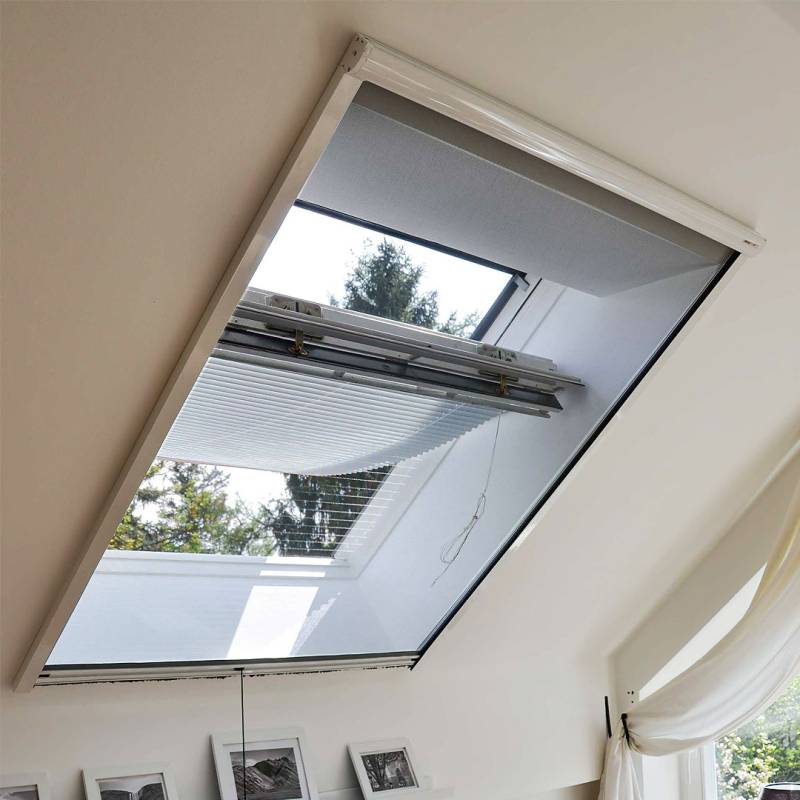 Dachfenster-Insektenschutzrollo mit regulierbarer Feder | Topline von Insetto