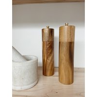 Handgefertigte Holz Salz - Und Pfeffermühlen | Akazienholz Salz & Pfeffermühle Gold Mühle Aus Massivem von InsideStyleCo