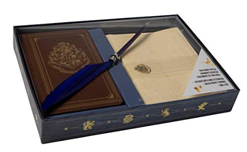 Harry Potter: Hogwarts School of Witchcraft and Wizardry Desktop Stationary Set von Simon & Schuster
