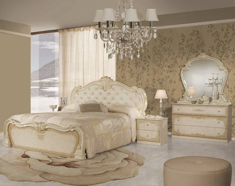 Interdesign24 Schlafzimmer-Set Serafina, (inkl. Bett 160 x 200 cm und 2 Nachtkonsolen, im ausgefallenem Barock-Stil mit Verzierungen), in Hochglanz Beige/Gold von Interdesign24