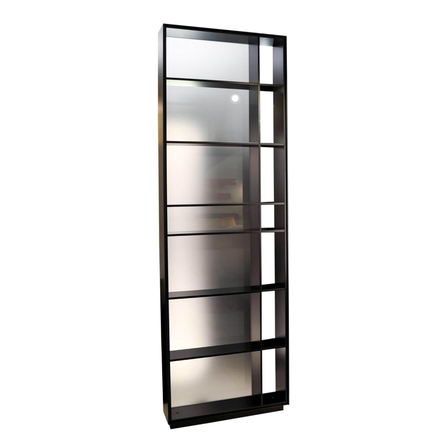 Regal Bookless Lack Schwarz M20 Rückwand Optiwhite Glas Matt T00 von Interlübke