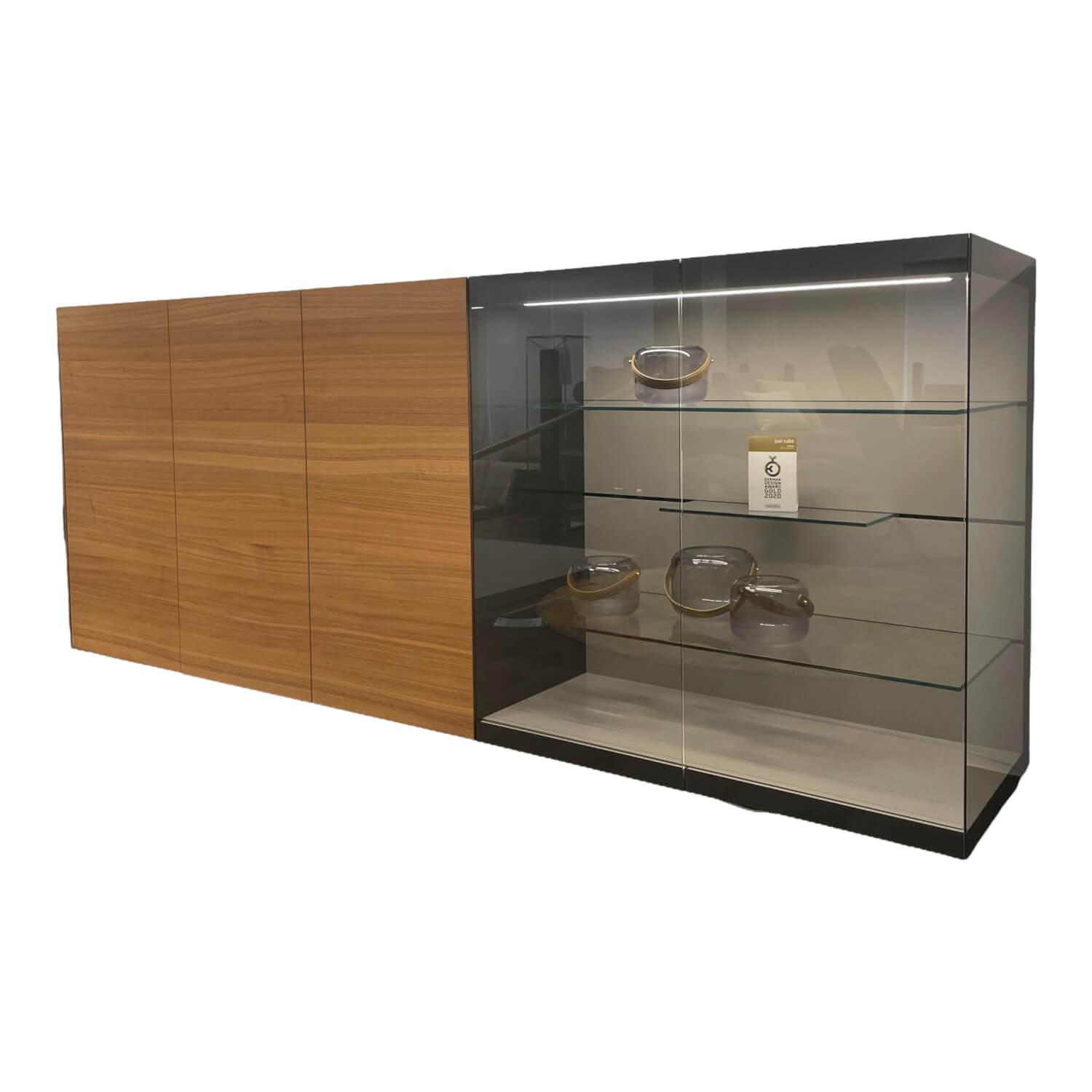 Sideboard Just Cube Light Nussbaum Natur E70 Abdeckplatte Leder Taupe von Interlübke