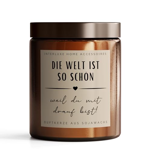 Interluxe Duftkerze im Apothekerglas - Die Welt ist so schön weil du mit drauf bist - Kerze aus Sojawachs Kerze mit Spruch duftende Kerze im Glas Interluxe Duftkerze im Apothekerglas - Die Welt ist so schön weil du mit drauf bist - Kerze aus Sojawachs Kerze mit Spruch duftende Kerze im Glas von Interluxe