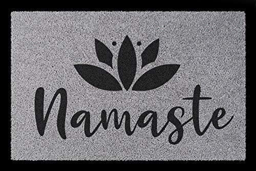 Interluxe Fußmatte mit Spruch - Namaste/Lotus - 40x60cm Fussmatte als Geschenk Yoga, Dankbarkeit, Respekt, Gruß (Hellgrau) von Interluxe