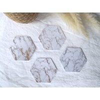 Interluxe Leuchtende Led Untersetzer Hexagon 4Er Set - Marmor Optik Glasuntersetzer Für Gin-Tonic Sekt Ode Champagner von Interluxe