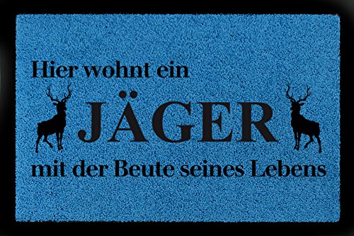 Interluxe SCHMUTZMATTE Fußmatte Hier WOHNT EIN JÄGER Hobby Geschenk Dekomatte Jagen Spruch Royalblau von Interluxe