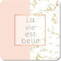 Leuchtender Led Untersetzer Für Gläser Flaschen La Vie Est Belle Bierdeckel Lustig Spruch Geschenkidee Gin Tonic Cocktail Coaster Lightning Leuchtender Led Untersetzer Für Gläser Flaschen La Vie Est Belle Bierdeckel Lustig Spruch Geschenkidee Gin Tonic Cocktail Coaster Lightning von Interluxe