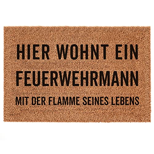 nterluxe Kokos-Fußmatte - Hier wohnt EIN Feuerwehrmann - 100% Made in Germany, extraschwere Qualität Kokosmatte aus natürlicher Kokosfaser - Türmatte Feuerwehr (40 x 60 cm) von Interluxe