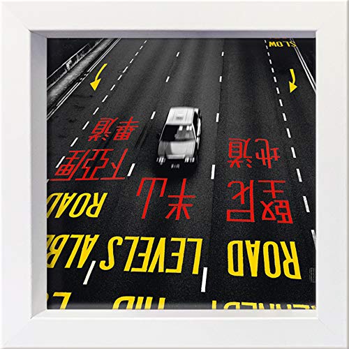 International Graphics Gerahmte Postkarte - Valverde, Anne - ''Hong Kong Cab'' - 16 x 16 cm - weißer Rahmen von International Graphics