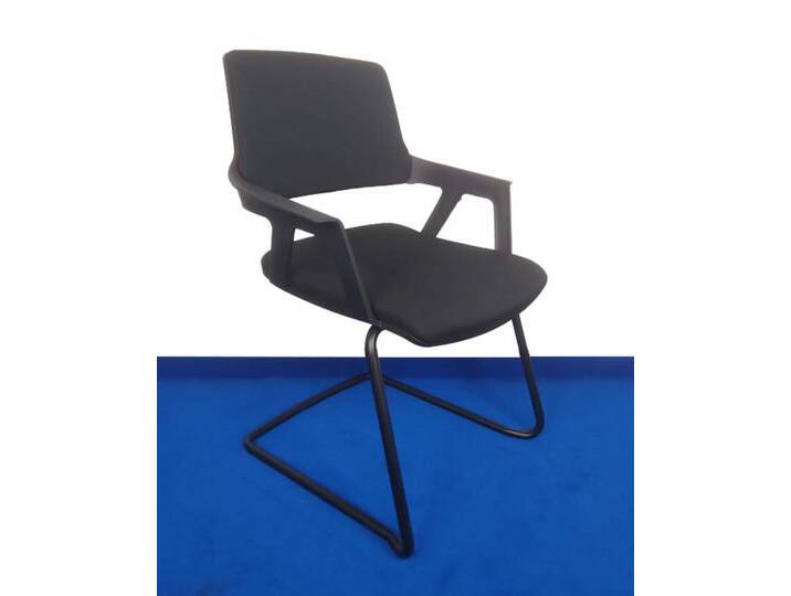 Freischwinger Besucherstuhl Konferenzstuhl Interstuhl Movy schwarz Ausstellungartikel von Interstuhl