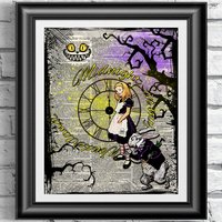 Gothic Alice Im Wunderland Midnight in My Wonderland Druck Auf Antiker Buchseite. Steampunk Weißes Kaninchen Grinsekatze von IntheFrameShop