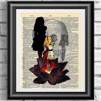 Kunstdruck Auf Wörterbuchseite Alice Im Wunderland. Gothic Steampunk Schwarzer Lotus Antikem Buchseitendruck. Dunkles Grafik Zitat von IntheFrameShop