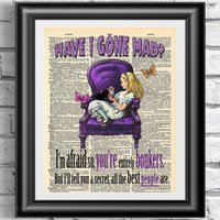 Wanddeko Alice Im Wunderland Poster Print Auf Echter Lexikonseite. Mixed-Media Purple Stuhl Kunstwerk Have I Gegangen Verrückter Druck von IntheFrameShop