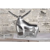 Statue Aluminium 16x55 cm in Silber Statue Aluminium 16x55 cm in Silber von Invicta Interior