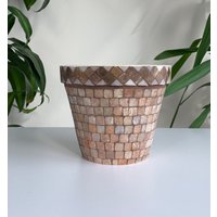 Blumentopf Mosaik Mit Marmorstücken in Braun Und Weiß, Kleine Größe von IoannasArtGarden