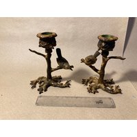Paar Messing Figurative Kerzenständer in Form Eines Baumes Mit Waldvogel, Der Auf Seinem Ast Thront von IrelandsEyeCurios