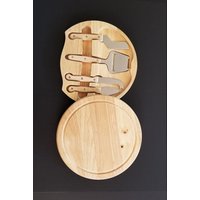 5-Teiliges Küchen-/Käsewerkzeugset in Ovaler Kiefernholzkiste - Eingebaute Schublade, 4-Teiliges Messer- Und Besteckset, Hochzeitsgeschenk-Set von IrokoCrafts