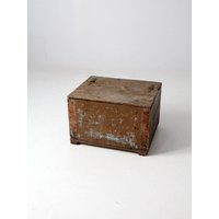 Vintage Rustikale Aufbewahrungsbox Aus Holz von IronCharlie