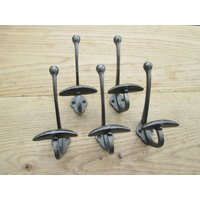 5Er Pack Bowler Einfügen Haken Gusseisen Rustikal Hut Und Kleiderhaken Vintage Retro Alte Antike Hängende Wäscheklammern Antique Iron von IronmongeryWorld