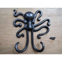 Gusseisen Rustikaler Octopus Garderobenhaken Antikes Eisen-Finish Doppeleisentür-Wandhaken von IronmongeryWorld