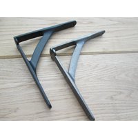 Paar Plain Gallows Gusseisen Rustikal Vintage Retro Industrie Gerüst Regal Klammern Victorian Spiralklammern Antik von IronmongeryWorld