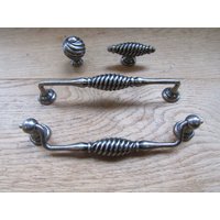 Twisted Cage Pewter Küchenschrank Schrank Schublade Knauf Griffe Retro Upcycle Restauration Beschläge von IronmongeryWorld
