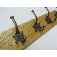 Uk Handgefertigtes Massives Eichenholz Rustikale Holzwand Hut Und Kleiderhaken Schiene Rack Kleiderbügel Garderobe Gusseisen Union Jack Retro Haken von IronmongeryWorld