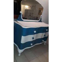 Weiße Und Blaue Kommode von Isabtelde
