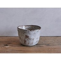 Eingeklemmte Strukturierte Keramiktasse Nr. 3 von IslaClayCeramics