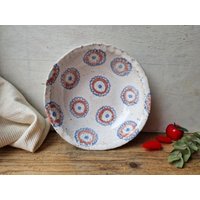 Handbemalte Pastaschale Aus Steinzeug Mit Eingeklemmtem Rand von IslaClayCeramics