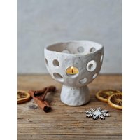 Weißer Kerzenständer, Keramik Teelichthalter, Handgemachter Gesprenkelter Kerzenhalter, Weihnachtsgeschenk von IslaClayCeramics