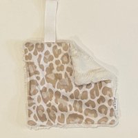Neutraler Schnuller Leopardendruck, Kuscheltier Kuscheltier von IslaandEvelynDesigns