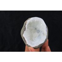 Weiße Quarz-Geode-Höhle, Kristall-Geode, Weiße Quarz-Geode, Geode-Kristall, Beruhigender Kristall, Manifestationskristall, Weißer Quarz-Kristall von IslamGemandMinerals