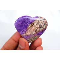 Rare Charoite Hohe Qualität Herz Aus Russland, Drittes Auge Und Kronenchakra von IslamGemandMinerals