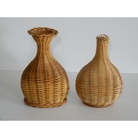 2 Flaschen Mit Rattan/Korbgeflecht Überzogen Zur Deko Oder Als Vase - Vintage Shabby von IsoKos