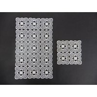 2 Plauener Spitze Deckchen/Wollweiß /- 70Er Jahre - Vintage Set 1 2 Plauener Spitze Deckchen/Wollweiß /- 70Er Jahre - Vintage Set 1 von IsoKos