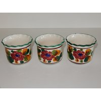 3Er Set - Farbenfrohe Blumenübertöpfe Aus Keramik Mit Handbemalten Blumen Blumentopf Übertopf- Vintage 70Er Jahre von IsoKos