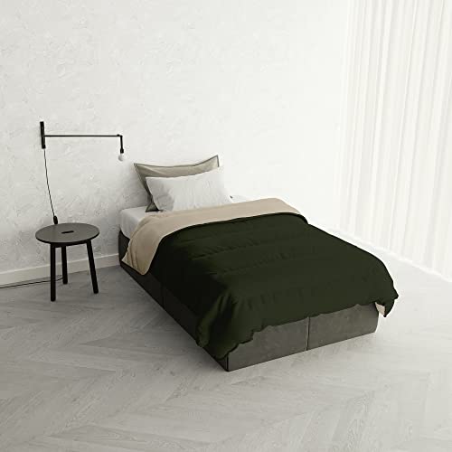 Italian Bed Linen Winter Bettdecke zweifarbig “Oslo”, Militärgrün/Creme, 200x200cm von Italian Bed Linen