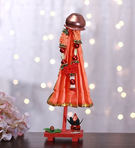 itiha bereit aus, Gudi Visitenkarte mit künstlichen umgedrehte kupfergefäß, orange Frauengewand, Blatt SUPARI und KALASHA auf Holzsockel PADWA/Return Geschenk/Haus Erwärmung Geschenk (24 cm H 7 cm L) itiha bereit aus, Gudi Visitenkarte mit künstlichen umgedrehte kupfergefäß, orange Frauengewand, Blatt SUPARI und KALASHA auf Holzsockel PADWA/Return Geschenk/Haus Erwärmung Geschenk (24 cm H 7 cm L) von Itiha