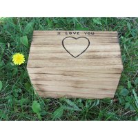 I Love You Box. Initialen Und Datum. Eingebrannter Holzkasten. Hochzeitsgeschenk Zum Jahrestag. Benutzerdefinierte Box Mit Leichtem Fleck von ItsAllGoodWood