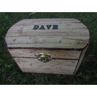Personalisierte Pyrographie Distressed Boxes. Bräutigam Mann Hochzeit Gastgeschenke. Namen Daten Zitate von ItsAllGoodWood