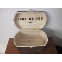 Personalisierte Pyrography Distressed Boxen. Personalisiert Mit Namen Und Spruch "Sent Me You" Zusammen Datum von ItsAllGoodWood
