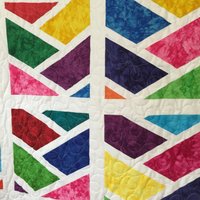 Dunkel Rosa Und Glasmalerei Runde/Krippe Quilt 44 "x 58" von ItsTimeToQuilt