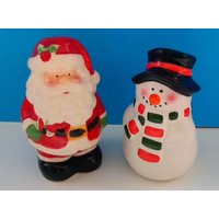 Vintage Keramik Weihnachtsmann Und Schneemann Salz Pfefferstreuer, Weihnachtsstreuer, Weihnachtsdekor, Shaker Vintage Keramik Weihnachtsmann Und Schneemann Salz Pfefferstreuer, Weihnachtsstreuer, Weihnachtsdekor, Shaker von Itsamodmodworldshop