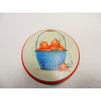 Vintage Erdbeerdose Mit Erdbeerförmigen Seifen Erdbeerbehälter Kleine Dose von Ittybitstore